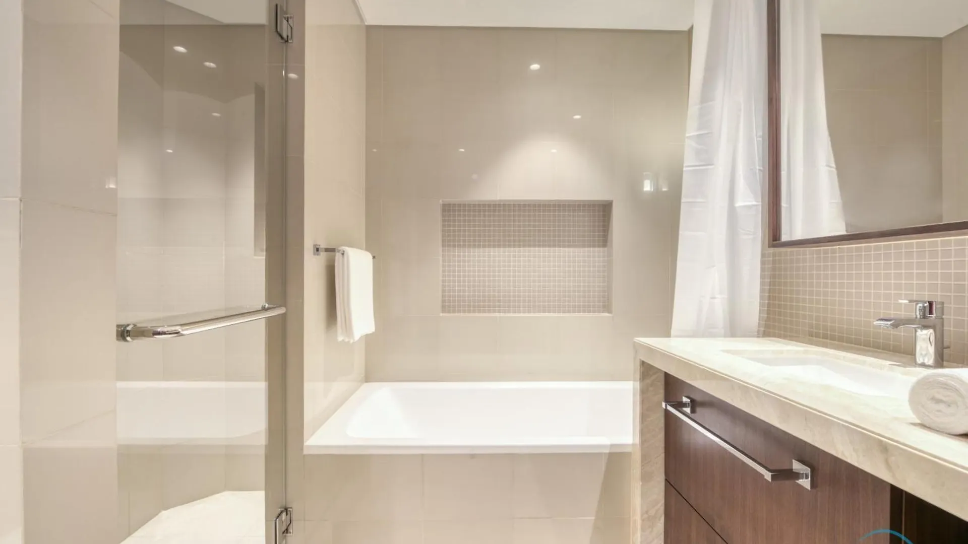 Luxurious 2Br Apartment At Boulevard Point Downtown Dubai By Deluxe Holiday Homes 0*,