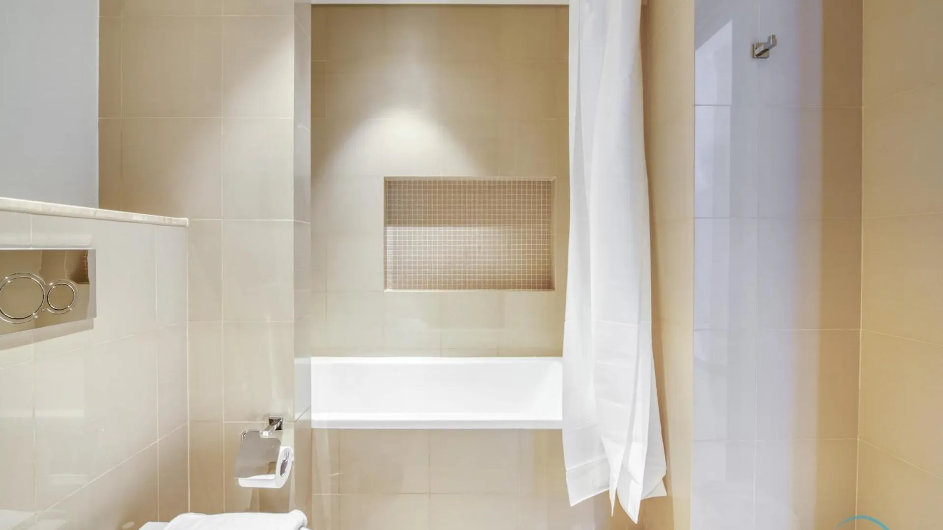 Luxurious 2Br Apartment At Boulevard Point Downtown Dubai By Deluxe Holiday Homes