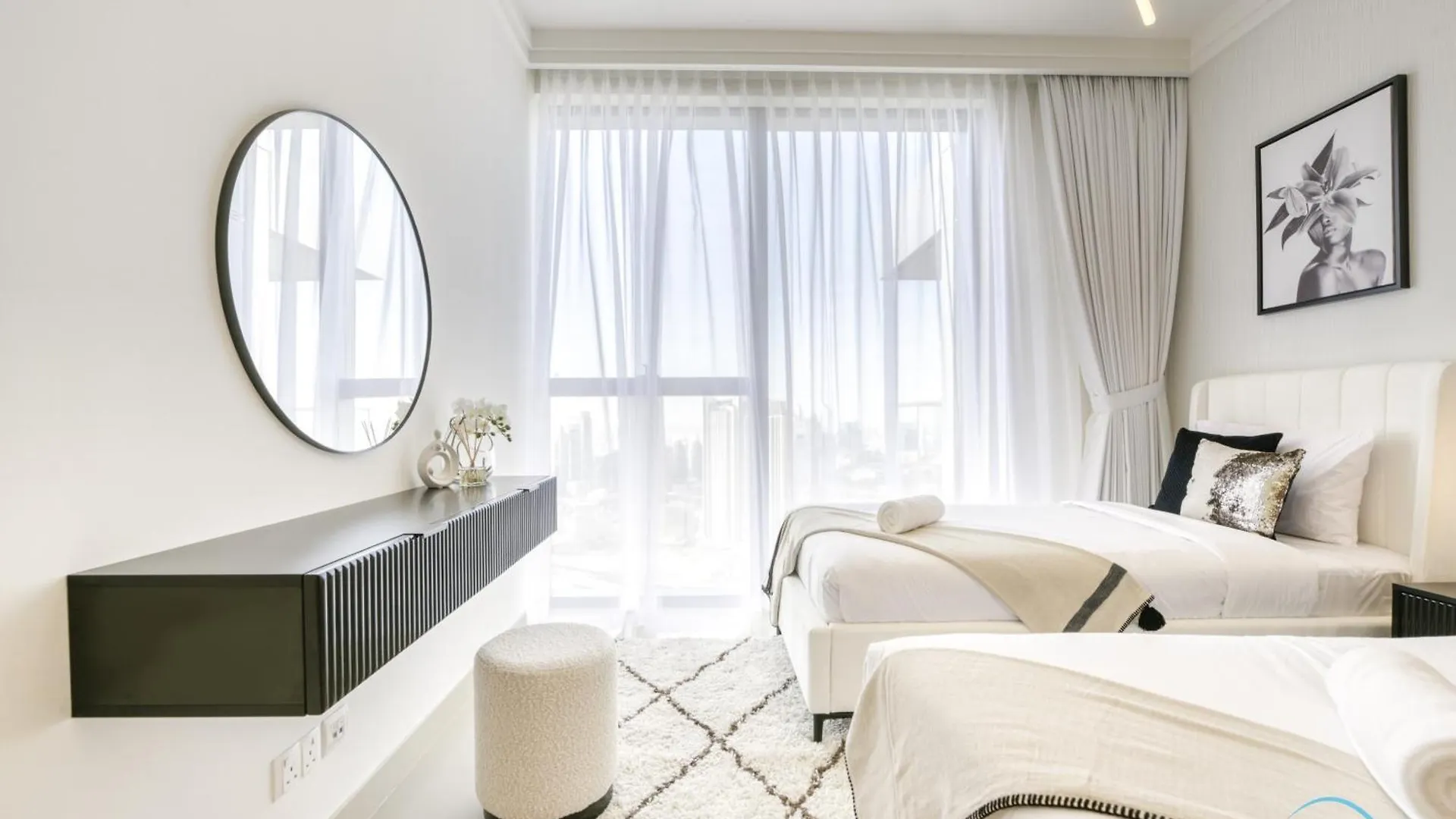 Luxurious 2Br Apartment At Boulevard Point Downtown Dubai By Deluxe Holiday Homes