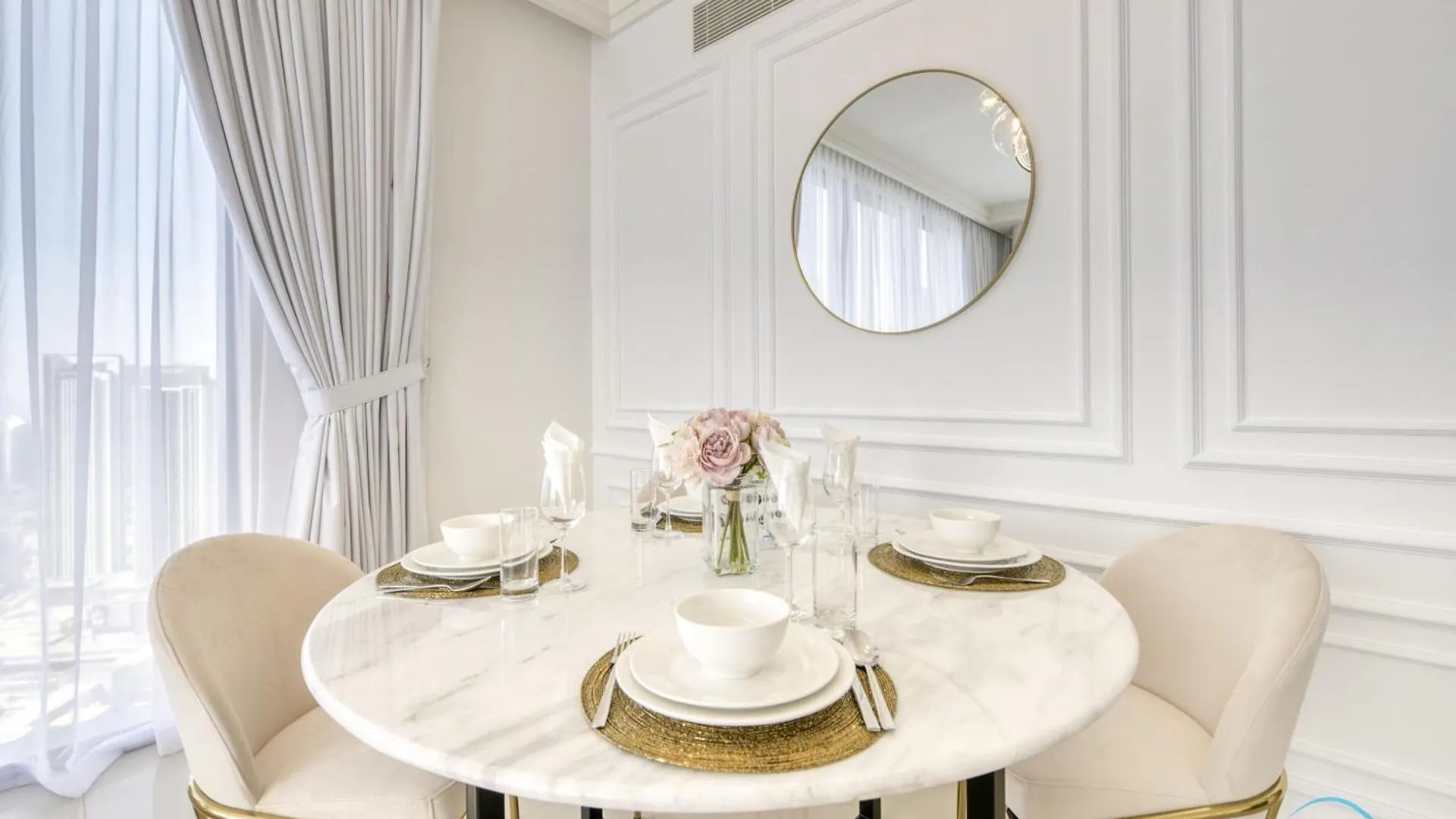Luxurious 2Br Apartment At Boulevard Point Downtown Dubai By Deluxe Holiday Homes