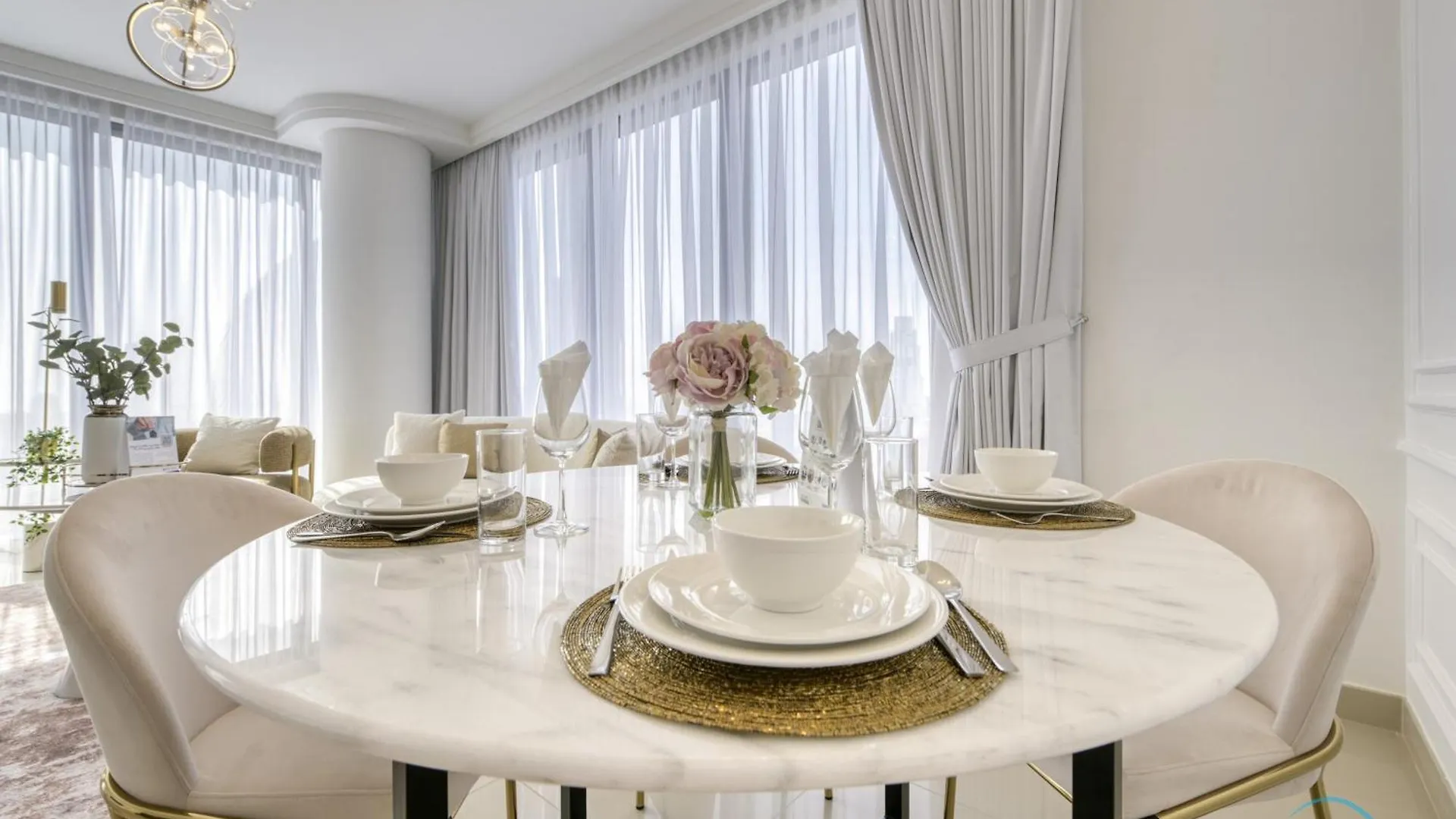 Luxurious 2Br Apartment At Boulevard Point Downtown Dubai By Deluxe Holiday Homes