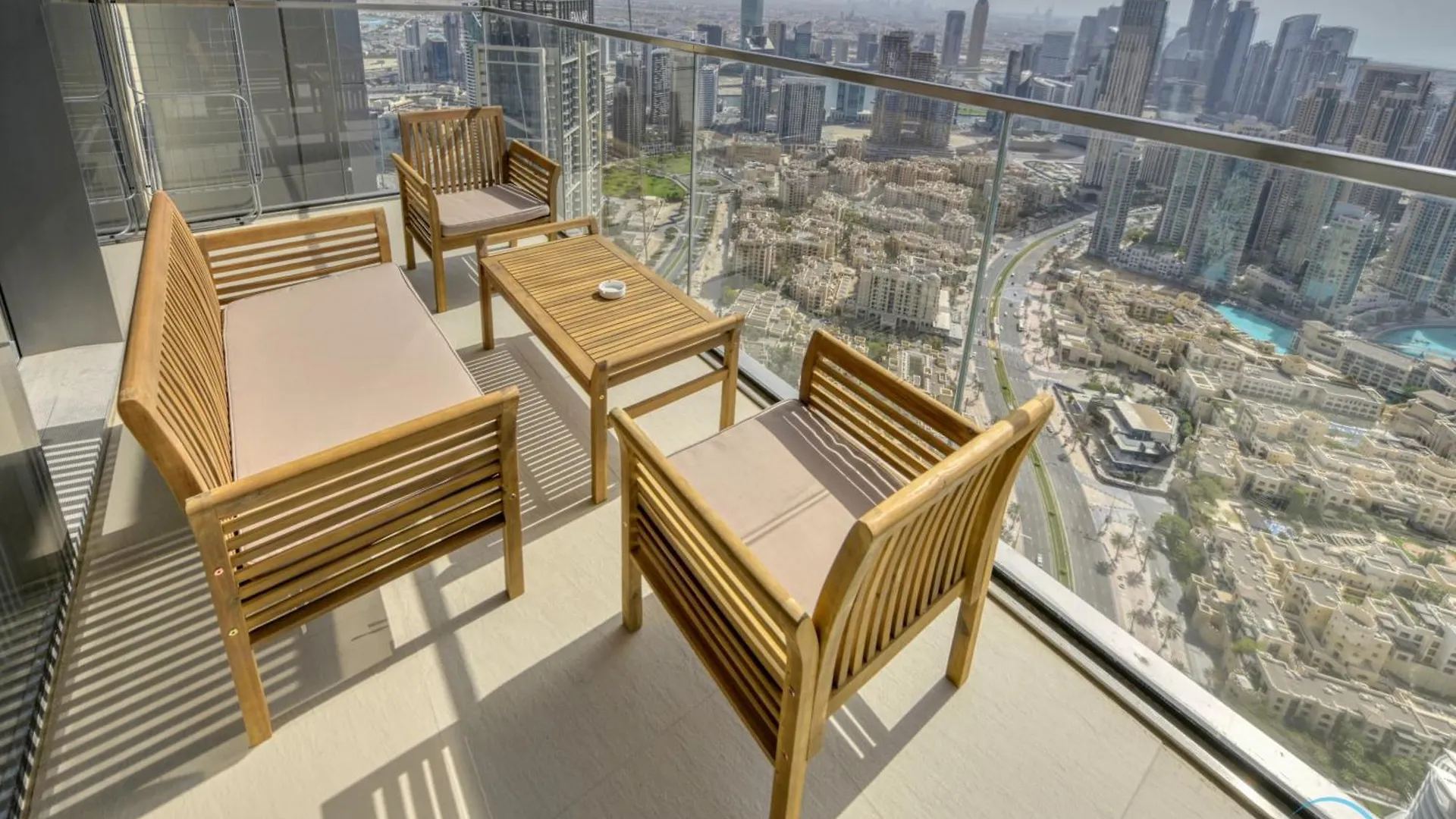 Luxurious 2Br Apartment At Boulevard Point Downtown Dubai By Deluxe Holiday Homes