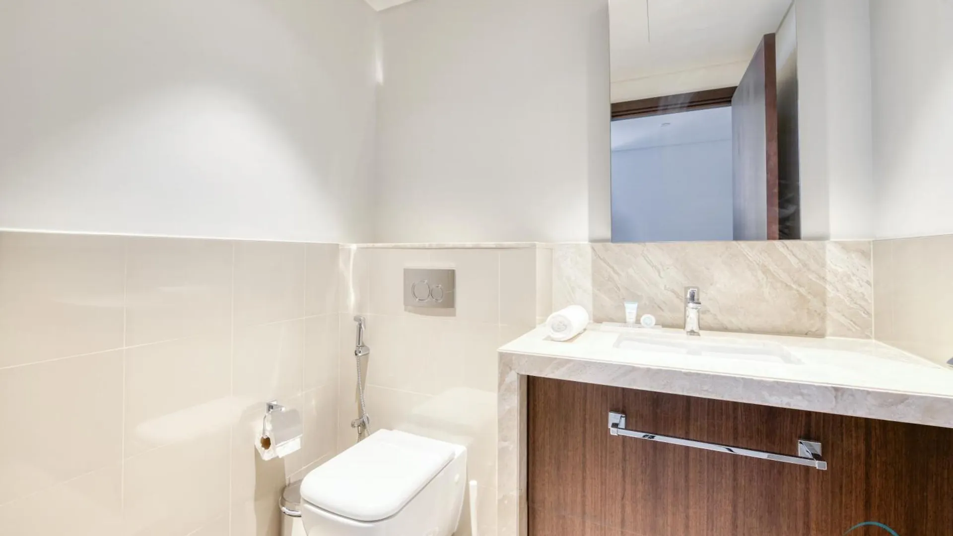 Luxurious 2Br Apartment At Boulevard Point Downtown Dubai By Deluxe Holiday Homes United Arab Emirates