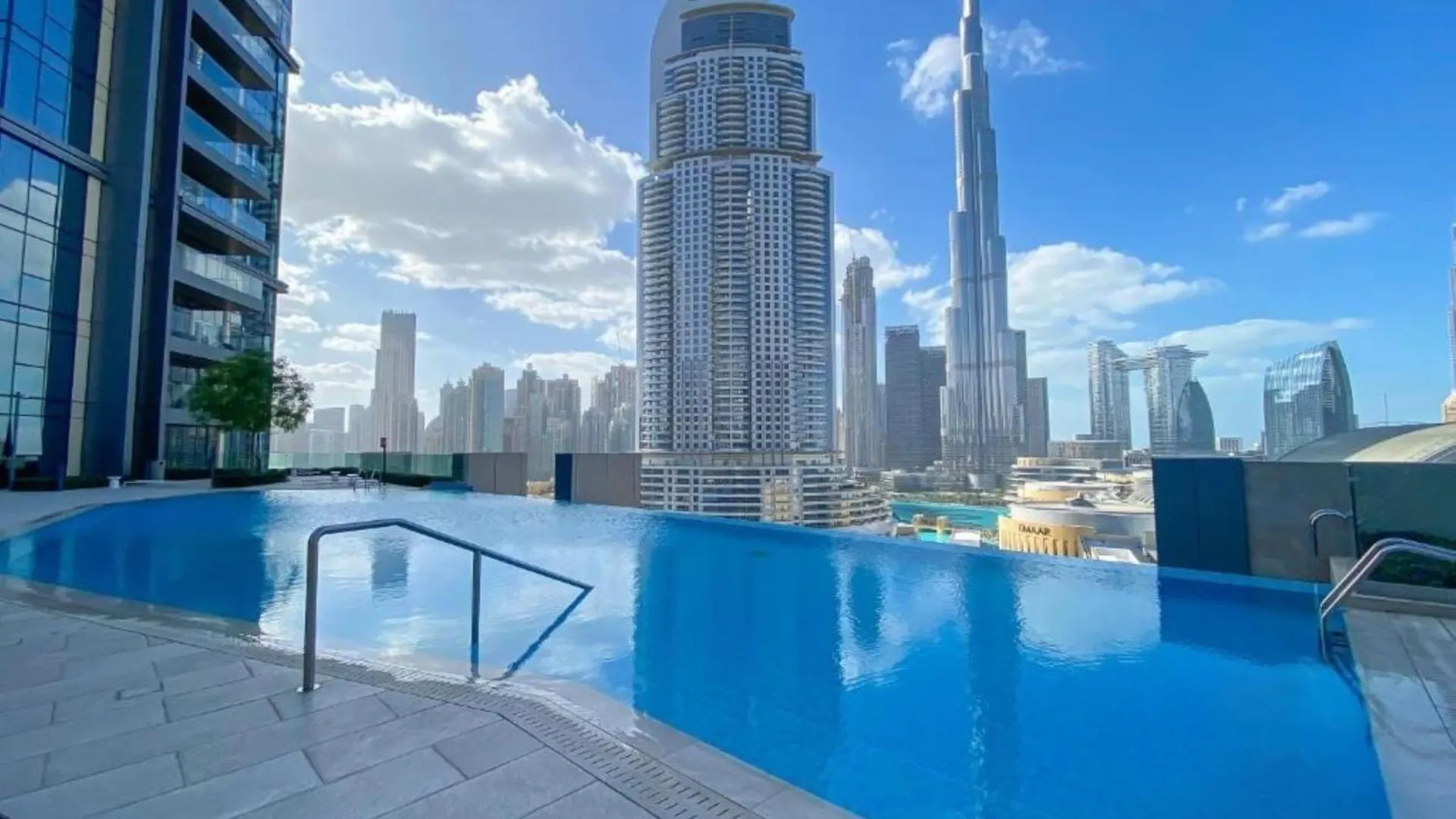 Luxurious 2Br Apartment At Boulevard Point Downtown Dubai By Deluxe Holiday Homes